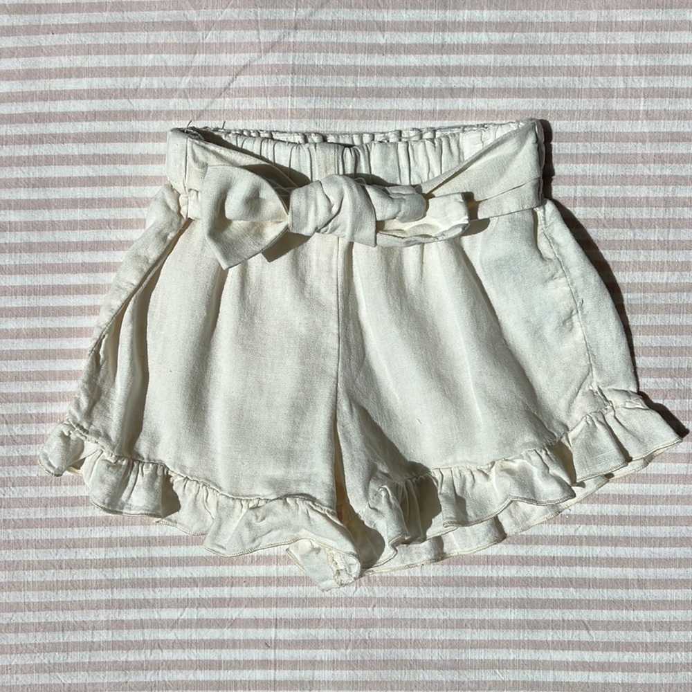 Zara Ivory White Ruffle Shorts size 3-4 Years